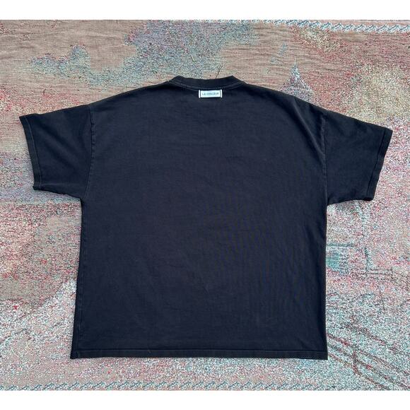 La Chaleur Angel Streetwear Tee - Picture 2 of 6